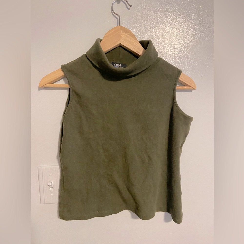 Cropped Turtleneck Tank